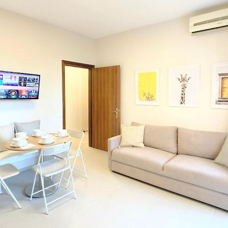 13 Eur For Monthly Stay - Home By The Sea - Hbs 골렘 외부 사진