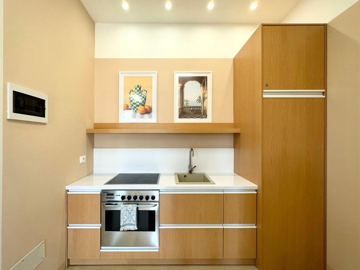 13 Eur For Monthly Stay - Home By The Sea - Hbs 골렘 외부 사진
