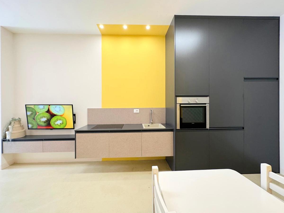 13 Eur For Monthly Stay - Home By The Sea - Hbs 골렘 외부 사진