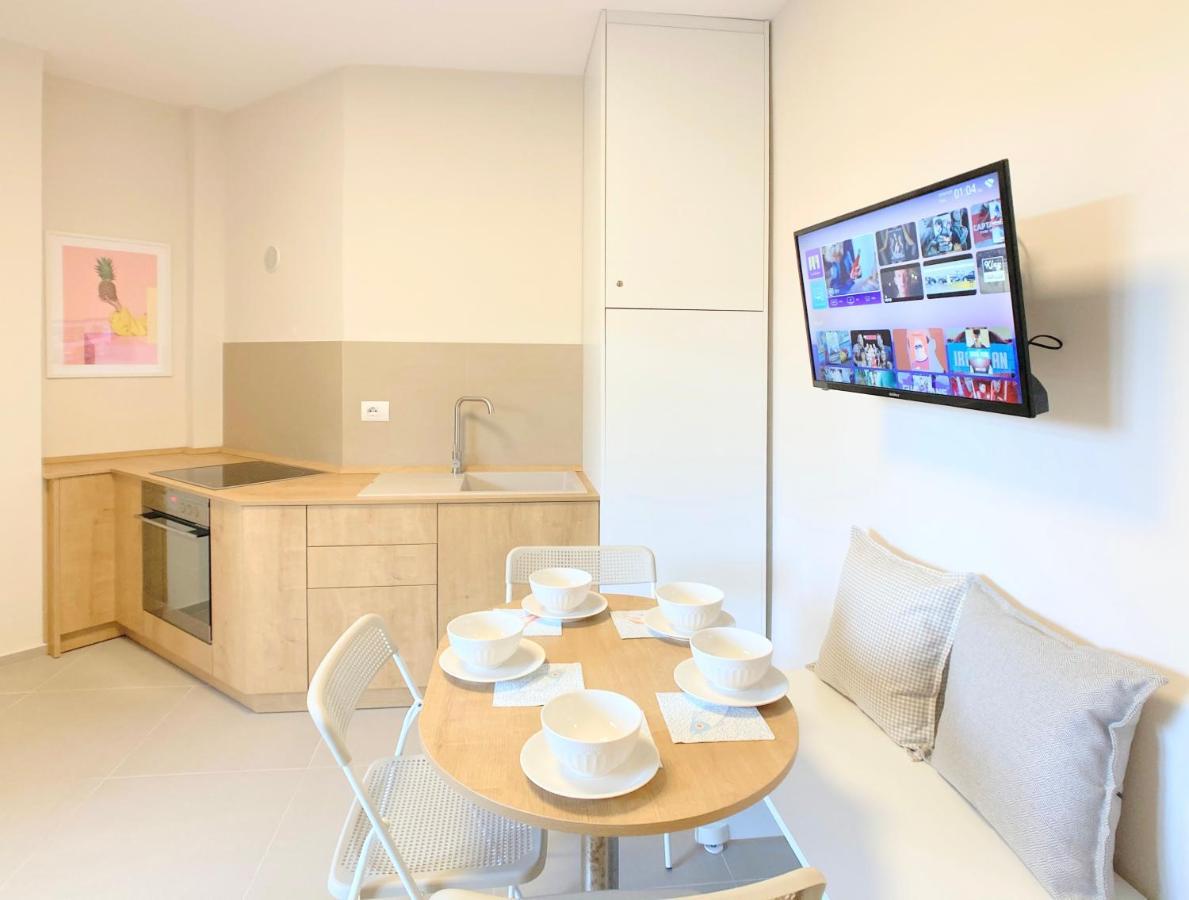13 Eur For Monthly Stay - Home By The Sea - Hbs 골렘 외부 사진